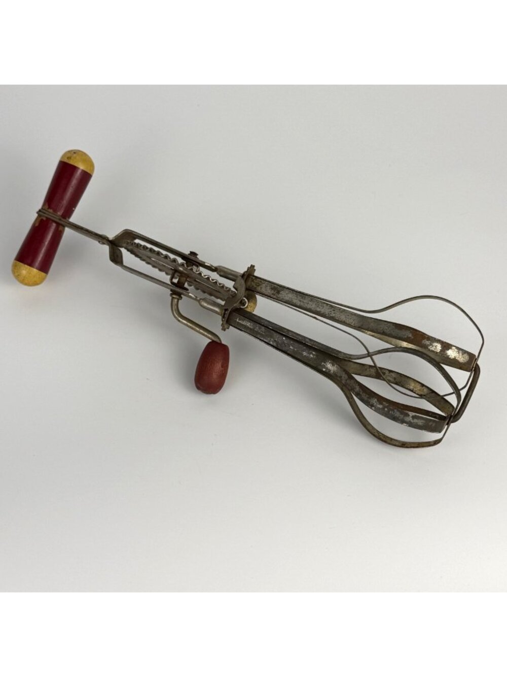 Vintage Ekco A&J High Speed Super Center Drive Egg Beater Hand Mixer Red Wood Ha